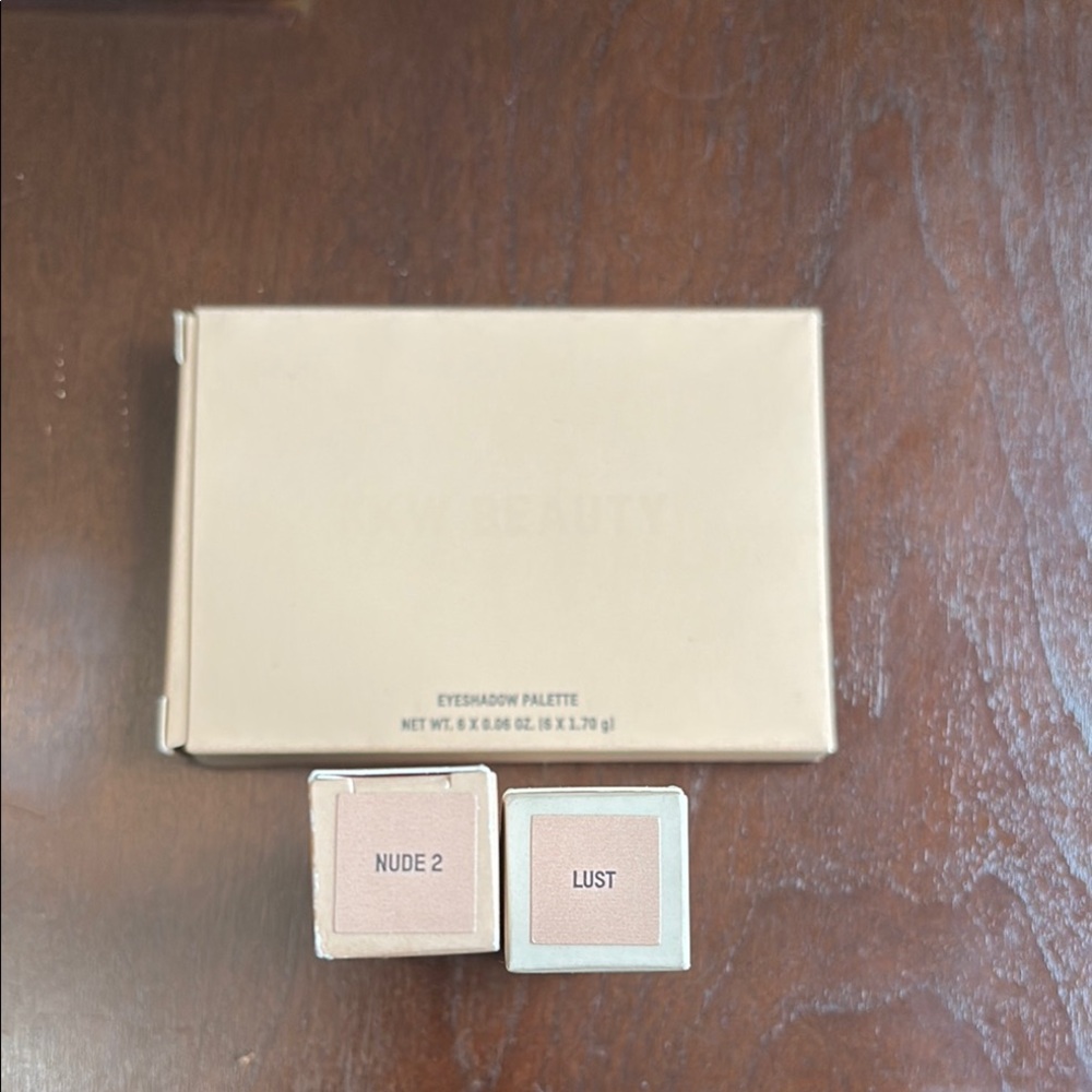 KKW Beauty Bundle Eyeshadow Palette!
2 lip glosses
6 eye colors within palette